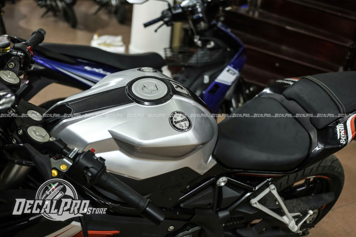 Tem xe Benelli 302R Racing - Ảnh 2