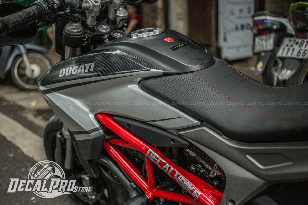 Tem xe Ducati Hyper Carbon - Ảnh 2