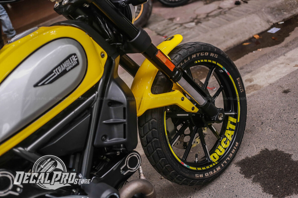 Tem xe Ducati Scrambler Gloss Yellow - Ảnh 3