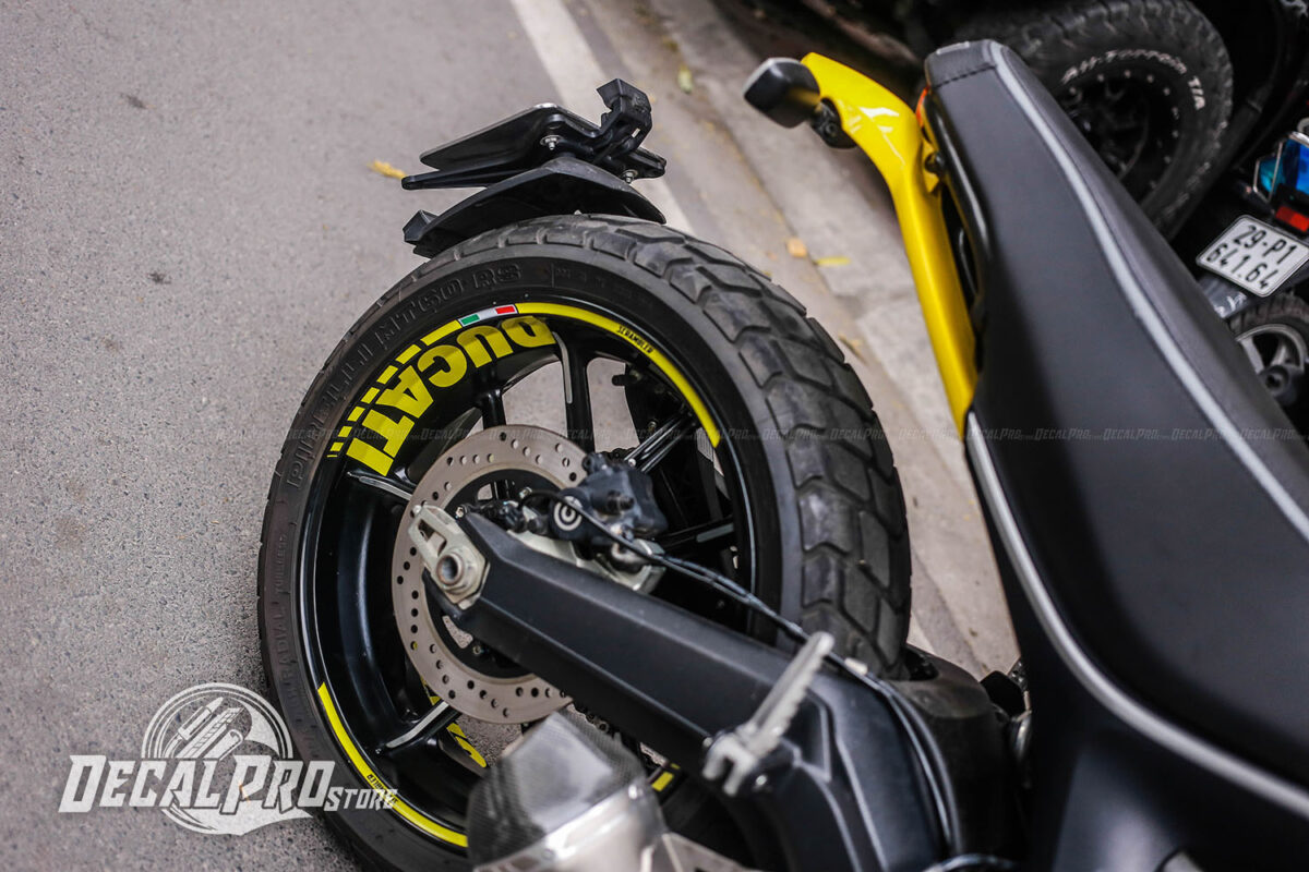 Tem xe Ducati Scrambler Gloss Yellow - Ảnh 2