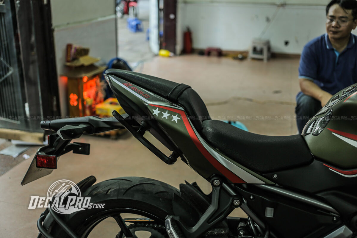 Kawasaki Z650 Red Silver Line - Ảnh 4