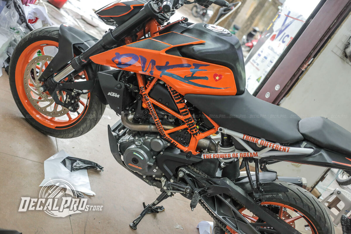 Tem xe KTM Duke 390 Black Brushed ft Titanium - Ảnh 4