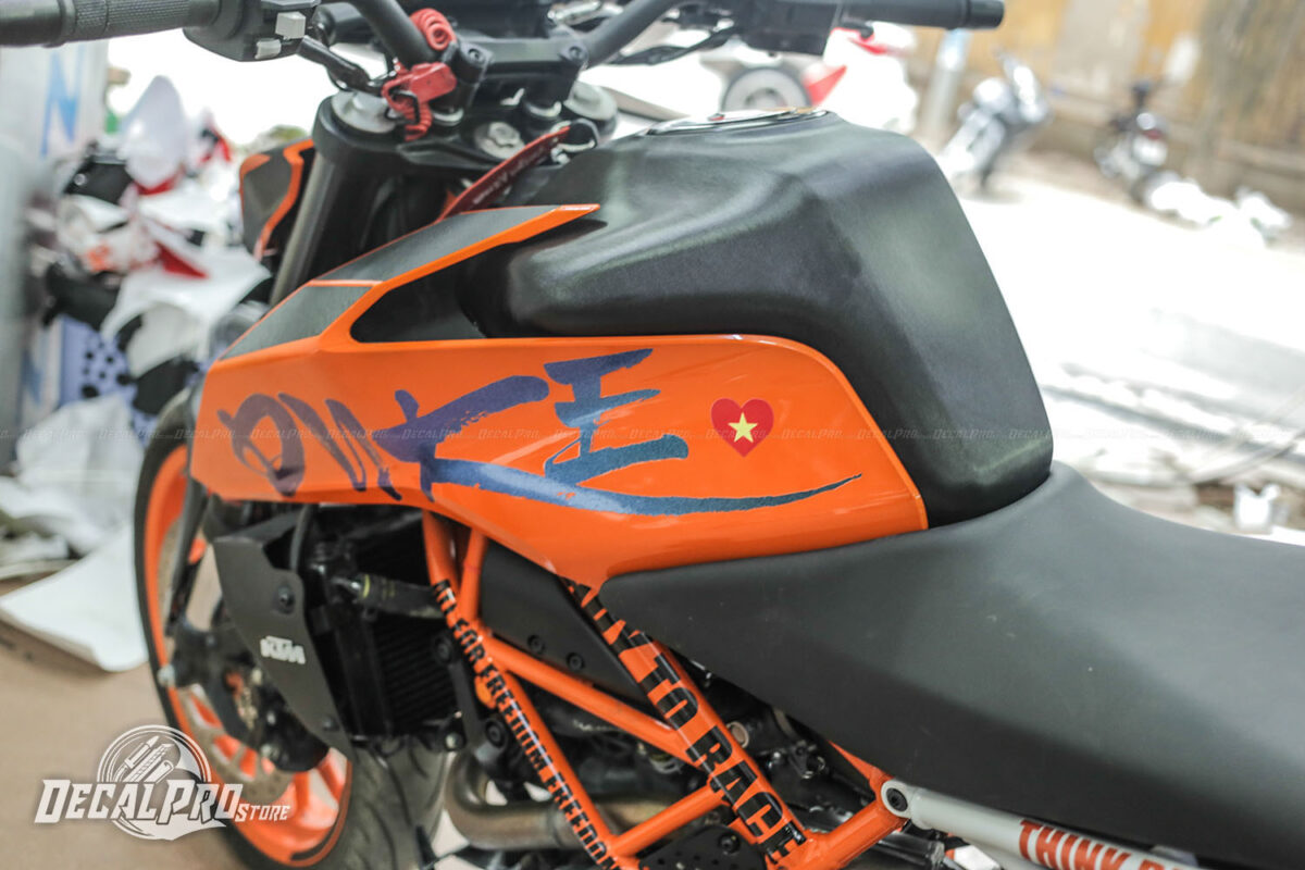 Tem xe KTM Duke 390 Black Brushed ft Titanium - Ảnh 3